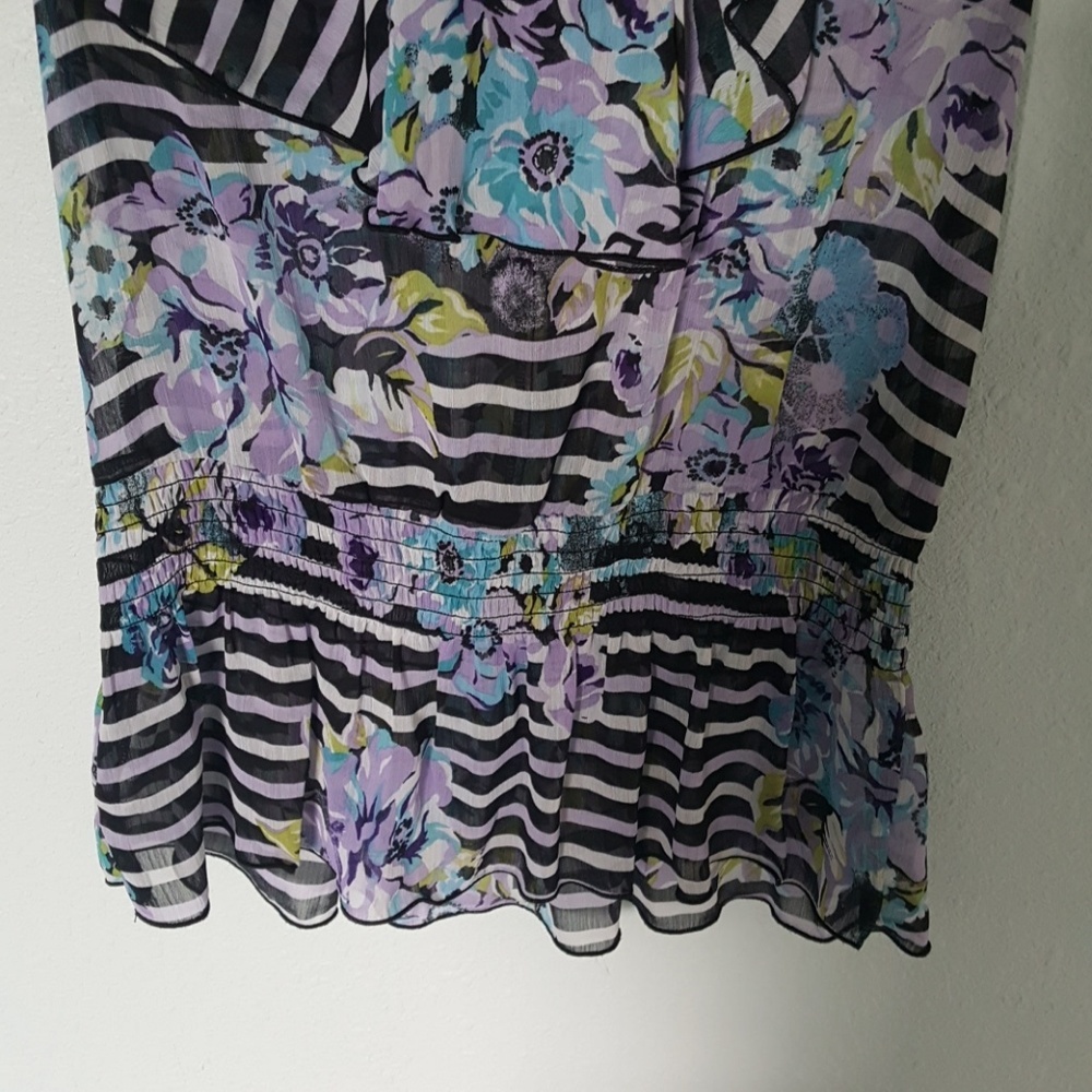 Purple Ruffle Floral Blouse - Picture 3 of 5